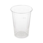 Číry PET pohár Ø 95 mm s objemom 0,4 l – ideálny na smoothie, ľadovú kávu či limonády. Odolný, ľahký a ekologicky recyklovateľný. Balenie 50 ks – ideálne pre kaviarne, bary a catering.